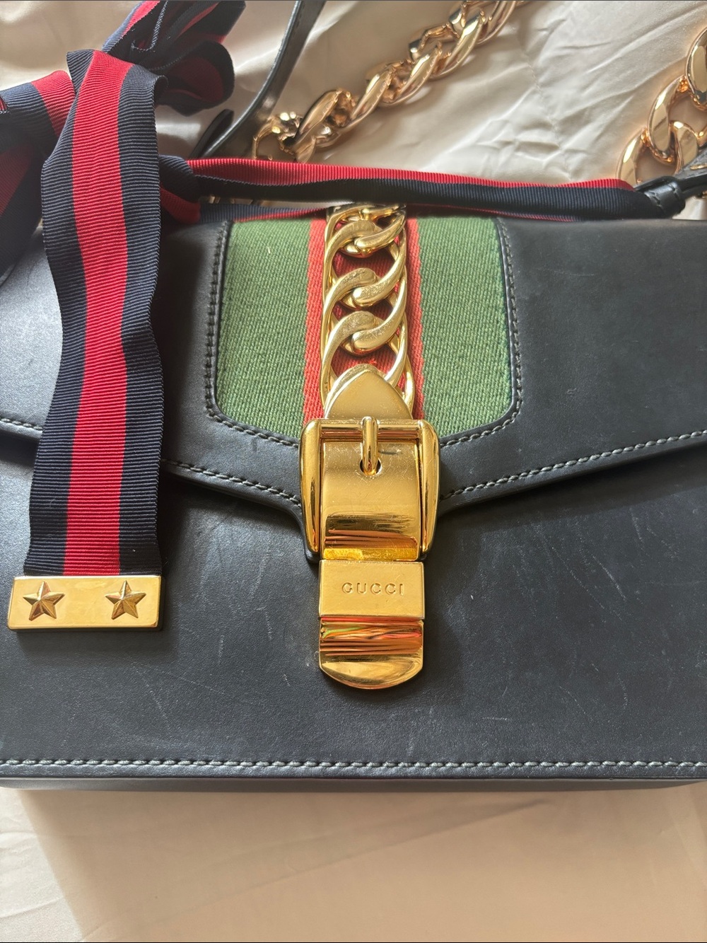 Gucci Sylvie Black Leather Shoulder Bag with Gold Chain and Red-Green Accent - Picture 12 of 17